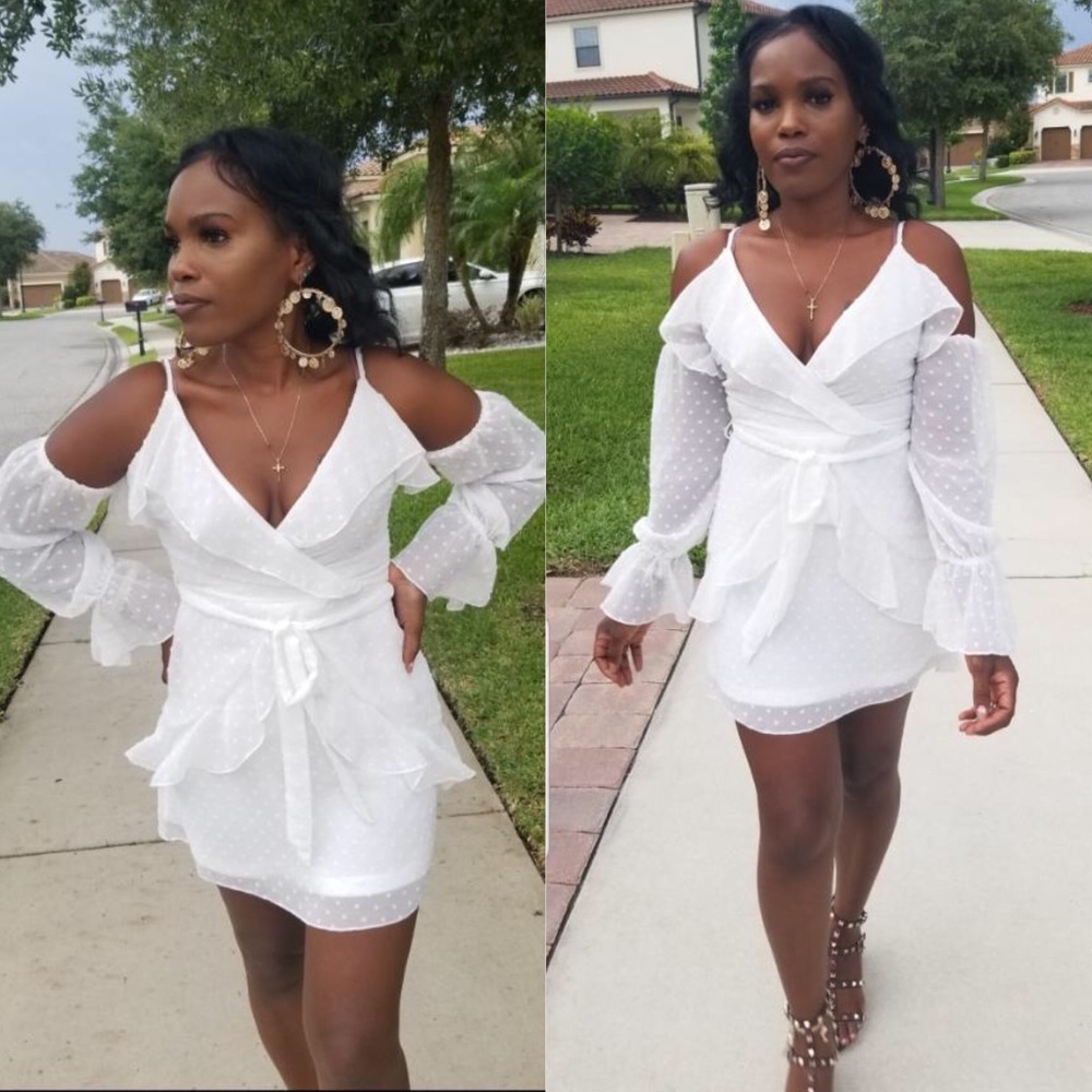White mini dress. Price firm - Picture 3 of 3